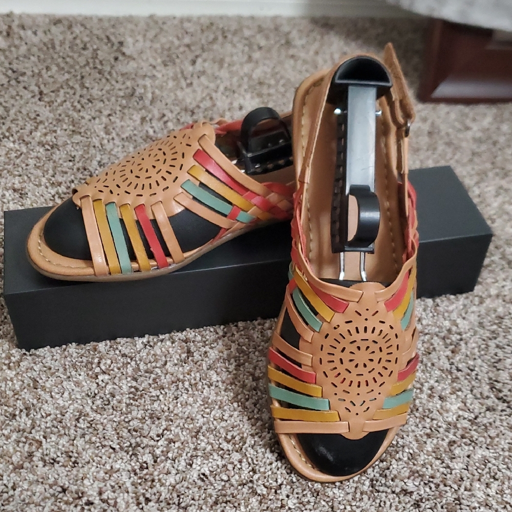 🌈 Naturalizer Leather Slingback Sandals – Size‎ 7 – Multicolor Woven Design